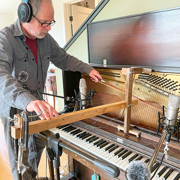 Playing the ‘MOE FLUTE